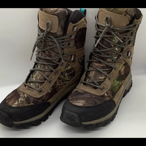 Cabela display picture 2